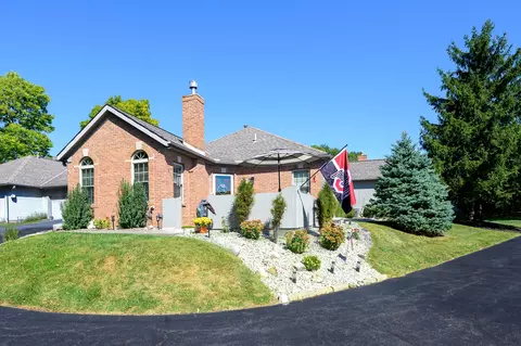 305 Pine Ridge Ct, Bellefontaine, OH 43311