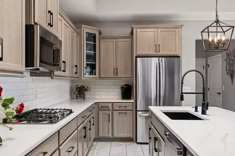 Kitchen - 6710 Trinity Mist Way, Delaware, OH 43015 photo 5 of 7