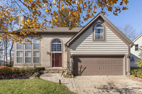 140 Royal Farm E, Blacklick, OH 43004