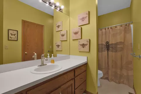 Bath - 3079 Fox Rd, Mansfield, OH 44904 photo 1 of 4