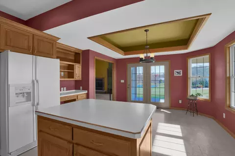 Kitchen - 3079 Fox Rd, Mansfield, OH 44904 photo 5 of 5