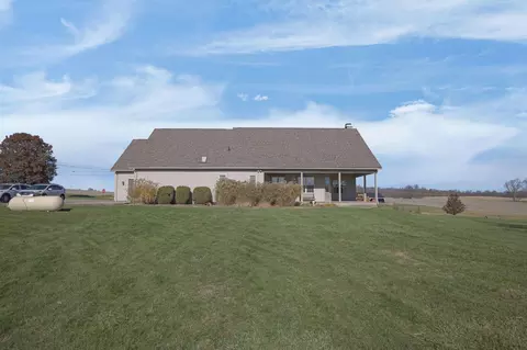 Exterior - 3079 Fox Rd, Mansfield, OH 44904 photo 5 of 8