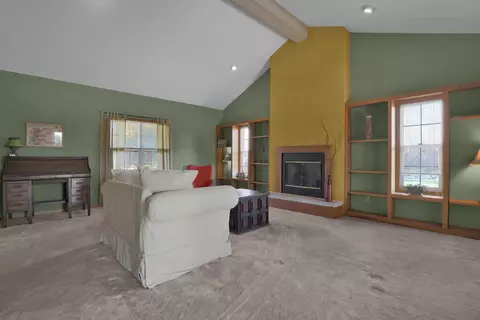 Living - 3079 Fox Rd, Mansfield, OH 44904 photo 3 of 4