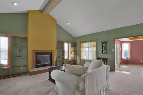Living - 3079 Fox Rd, Mansfield, OH 44904 photo 1 of 4