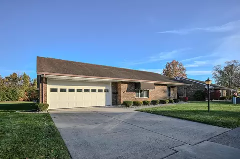 Exterior - 3022 E Brixton Dr E, Springfield, OH 45503 photo 3 of 6