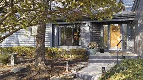 2248 Sandover Rd, Columbus, OH 43220