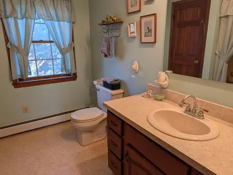 Bath - 26083 Coshocton Rd, Howard, OH 43028 photo 4 of 5