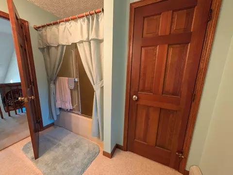 Bath - 26083 Coshocton Rd, Howard, OH 43028 photo 5 of 5