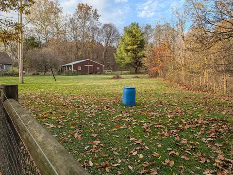 Exterior - 26083 Coshocton Rd, Howard, OH 43028 photo 6 of 8