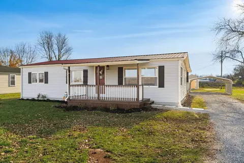 5537 Tarlton Rd, Circleville, OH 43113
