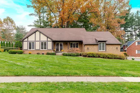 111 N Nob Hill Dr, Gahanna, OH 43230
