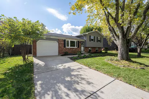 2633 Mcclain Ct, Grove City, OH 43123