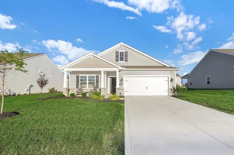 272 Mannaseh Dr W, Granville, OH 43023