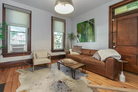 Living - 181 E 4th Ave, Columbus, OH 43201 photo 3 of 4