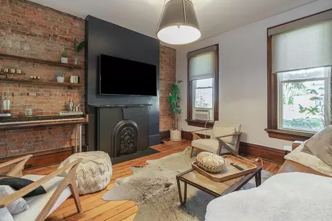 Living - 181 E 4th Ave, Columbus, OH 43201 photo 2 of 4