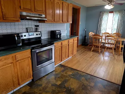 185 Adams St, Corning, OH 43730 photo 10