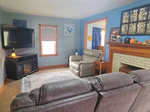 185 Adams St, Corning, OH 43730 photo 6