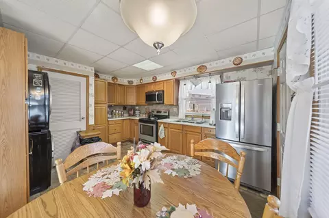 Kitchen - 807 Daffodil Dr, Marion, OH 43302 photo 3 of 5