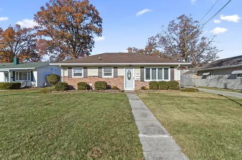 Exterior - 807 Daffodil Dr, Marion, OH 43302 photo 2 of 12