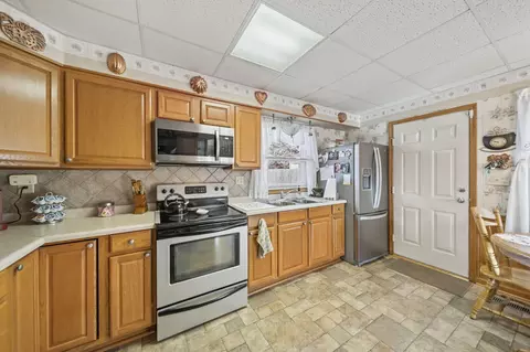Kitchen - 807 Daffodil Dr, Marion, OH 43302 photo 1 of 5