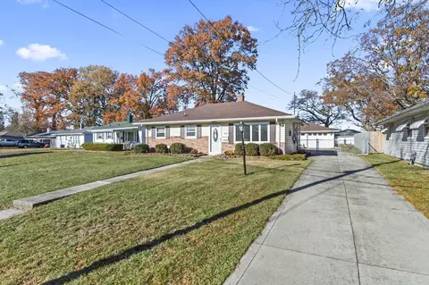 Exterior - 807 Daffodil Dr, Marion, OH 43302 photo 3 of 12