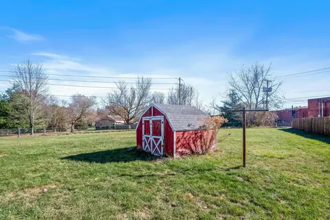 Exterior - 1315 Eckley Dr, Marion, OH 43302 photo 9 of 9