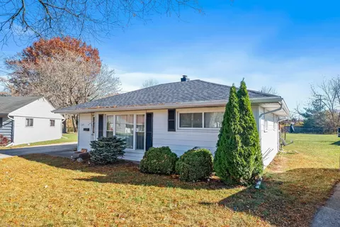 Exterior - 1315 Eckley Dr, Marion, OH 43302 photo 3 of 9
