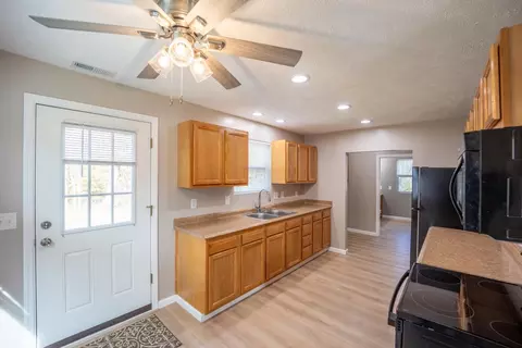 Entry Way - 7863 Railroad St, Orient, OH 43146 photo 1 of 2