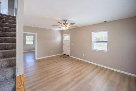 Living - 7863 Railroad St, Orient, OH 43146 photo 4 of 4