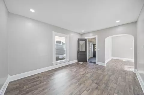 Living - 509 Summit St, Marion, OH 43302 photo 2 of 8