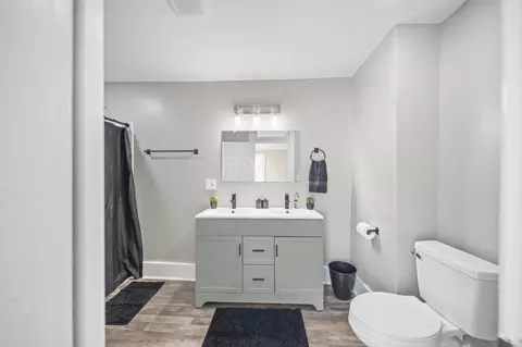 Bath - 509 Summit St, Marion, OH 43302 photo 2 of 3