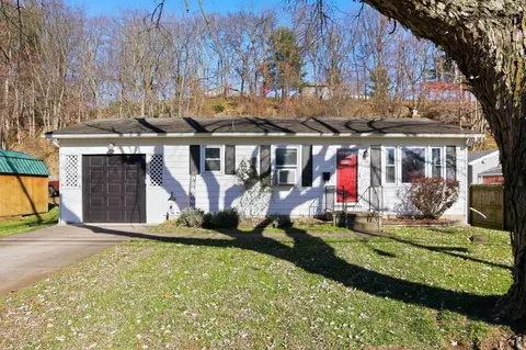 1035 Sugar Grove Rd SE, Lancaster, OH 43130