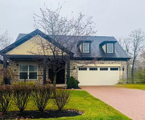 919 Pinnacle Club Dr, Grove City, OH 43123