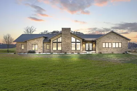3489 Country Club Rd SW, Lancaster, OH 43130