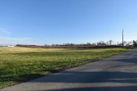 13556 Rosewood Rd NE, Thornville, OH 43076