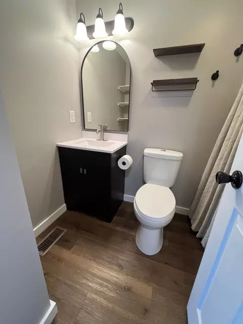 Bath - 11511 Lithopolis Rd NW, Lithopolis, OH 43136 photo 1 of 3