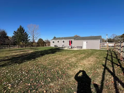 Exterior - 11511 Lithopolis Rd NW, Lithopolis, OH 43136 photo 4 of 4