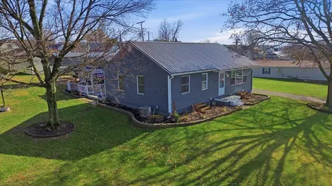 204 S Richards St, Danville, OH 43014