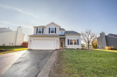 675 Preston Trails Dr, Pickerington, OH 43147