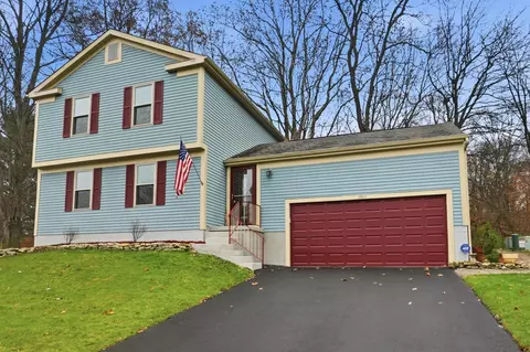 4864 Honeysuckle Blvd, Columbus, OH 43230