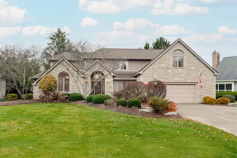 211 Crossing Crk N, Gahanna, OH 43230