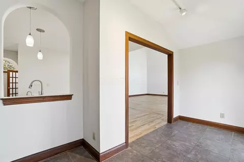 Entry Way - 8092 Summerhouse Dr E, Dublin, OH 43016 photo 3 of 7