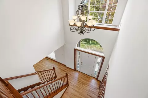 Entry Way - 8092 Summerhouse Dr E, Dublin, OH 43016 photo 4 of 7