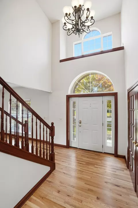 Entry Way - 8092 Summerhouse Dr E, Dublin, OH 43016 photo 1 of 7