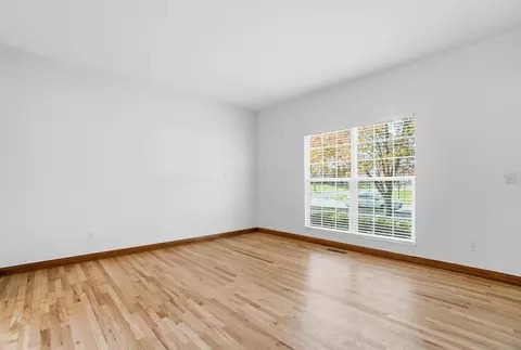 Living - 8092 Summerhouse Dr E, Dublin, OH 43016 photo 5 of 10