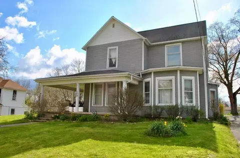 129 W Columbus St, Mount Sterling, OH 43143