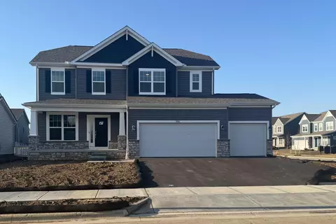 996 Heimat Haus Dr, Grove City, OH 43123