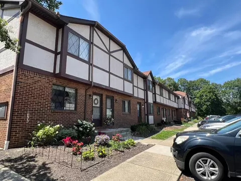 3068 Highcliff Ct #3068, Columbus, OH 43231