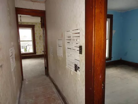 Entry Way - 117 N Boggs St, De Graff, OH 43318 photo 4 of 4