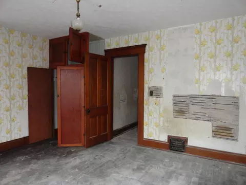 Bedroom - 117 N Boggs St, De Graff, OH 43318 photo 7 of 8